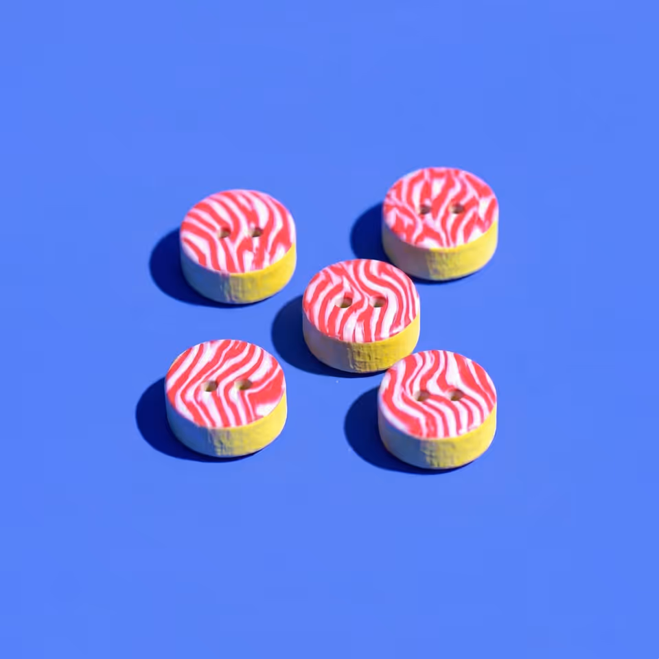 Red and White Wavy Two-Hole Button Set